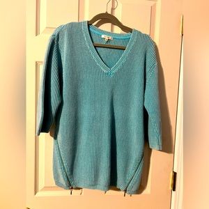 TYLER BOE cotton ribbed teal XL v-neck sweater with gold zipper accent on sides